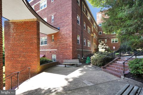 Condominium in Arlington VA 1307 Ode STREET 1.jpg