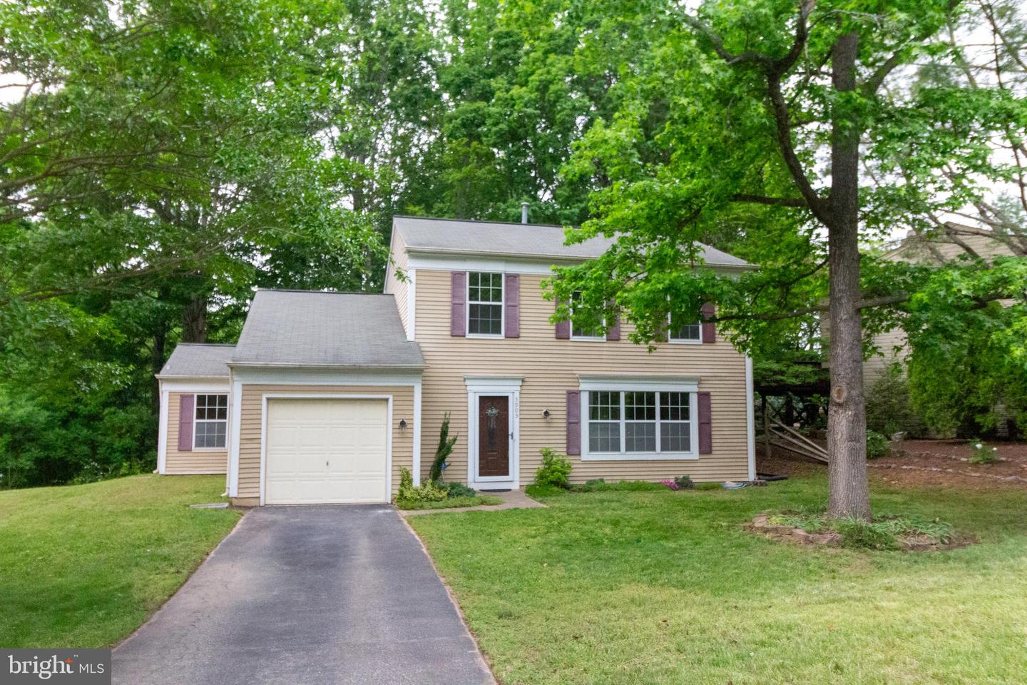 5903 Vista Ct