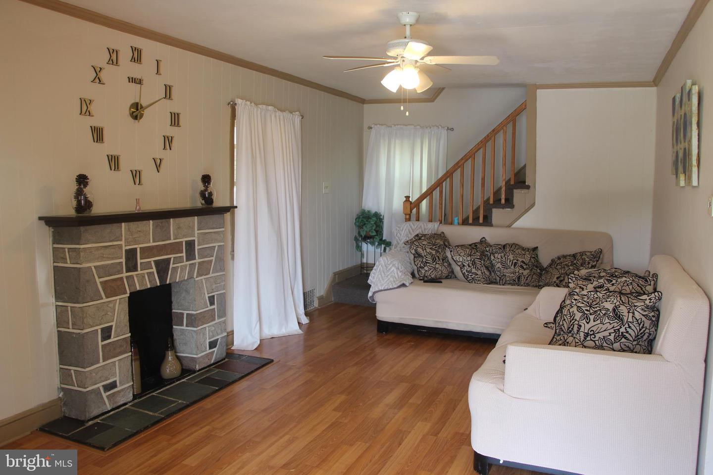 Photo 4 of 18 of 333 Liberty Ct house