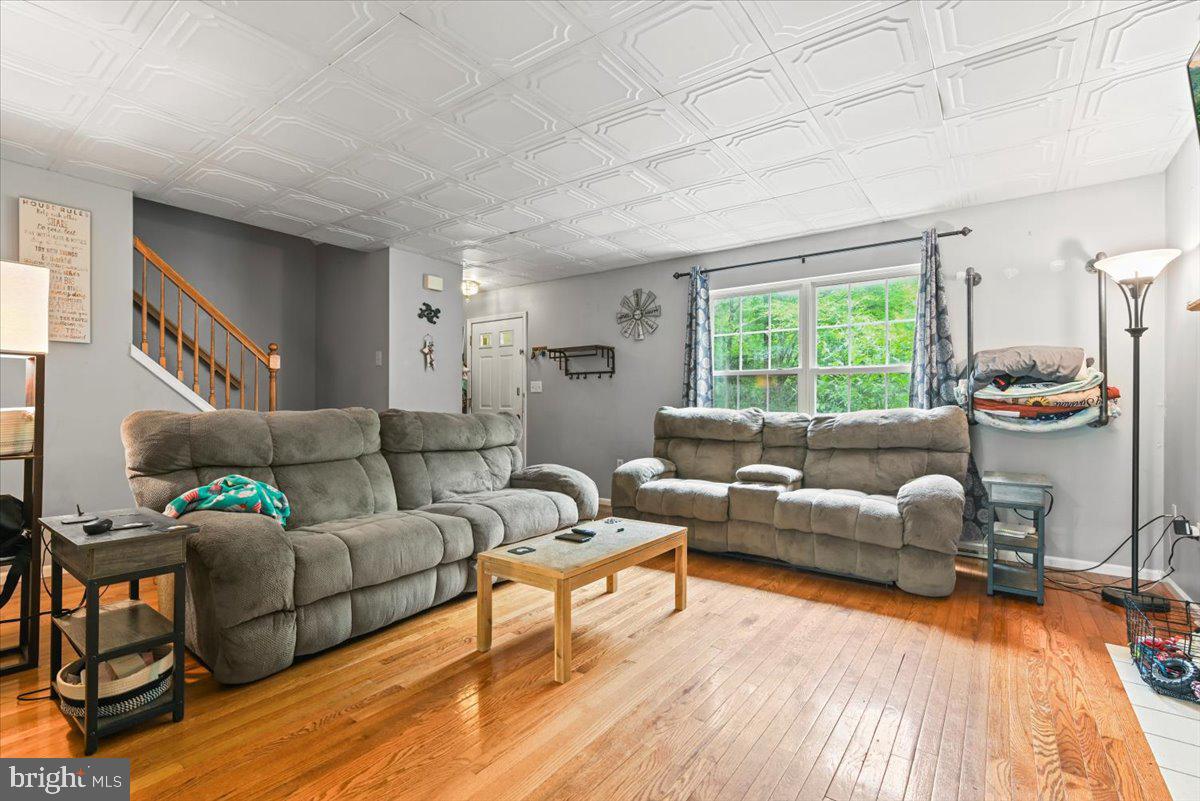 Photo 6 of 45 of 1277 Woodstock Dr house