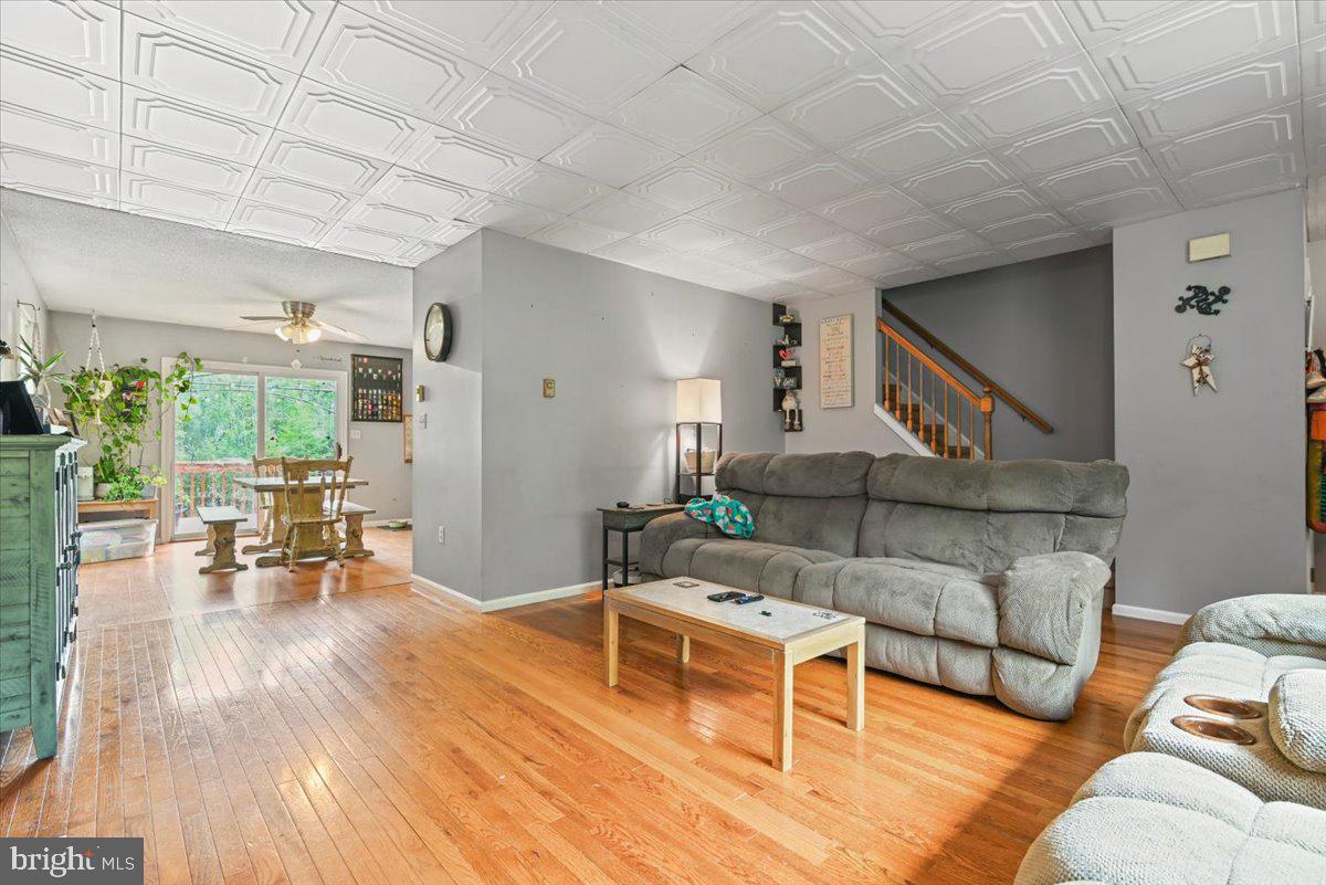 Photo 5 of 45 of 1277 Woodstock Dr house