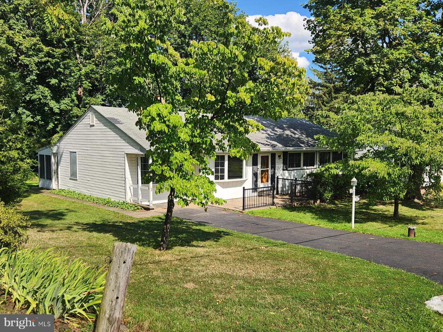 1881 Walnut Ln