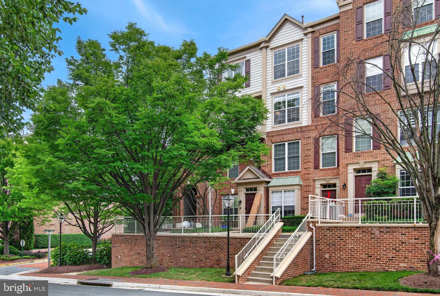10349 Sager Avenue Unit 301, Fairfax, VA, 22030