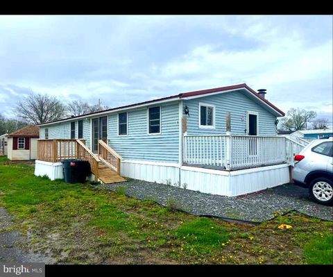 Manufactured Home in Middletown PA 64 Caravan COURT.jpg