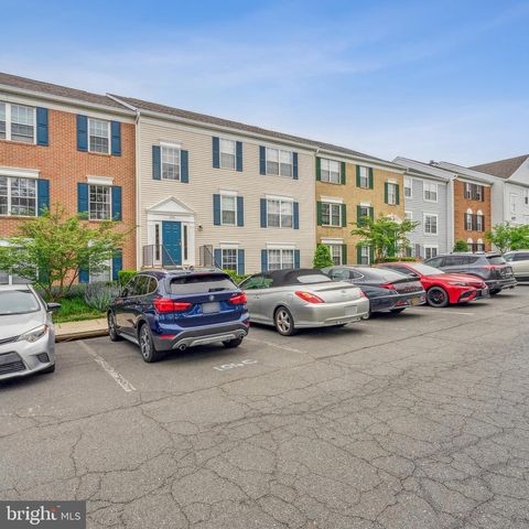 Condominium in Leesburg VA 104 Fort Evans ROAD.jpg