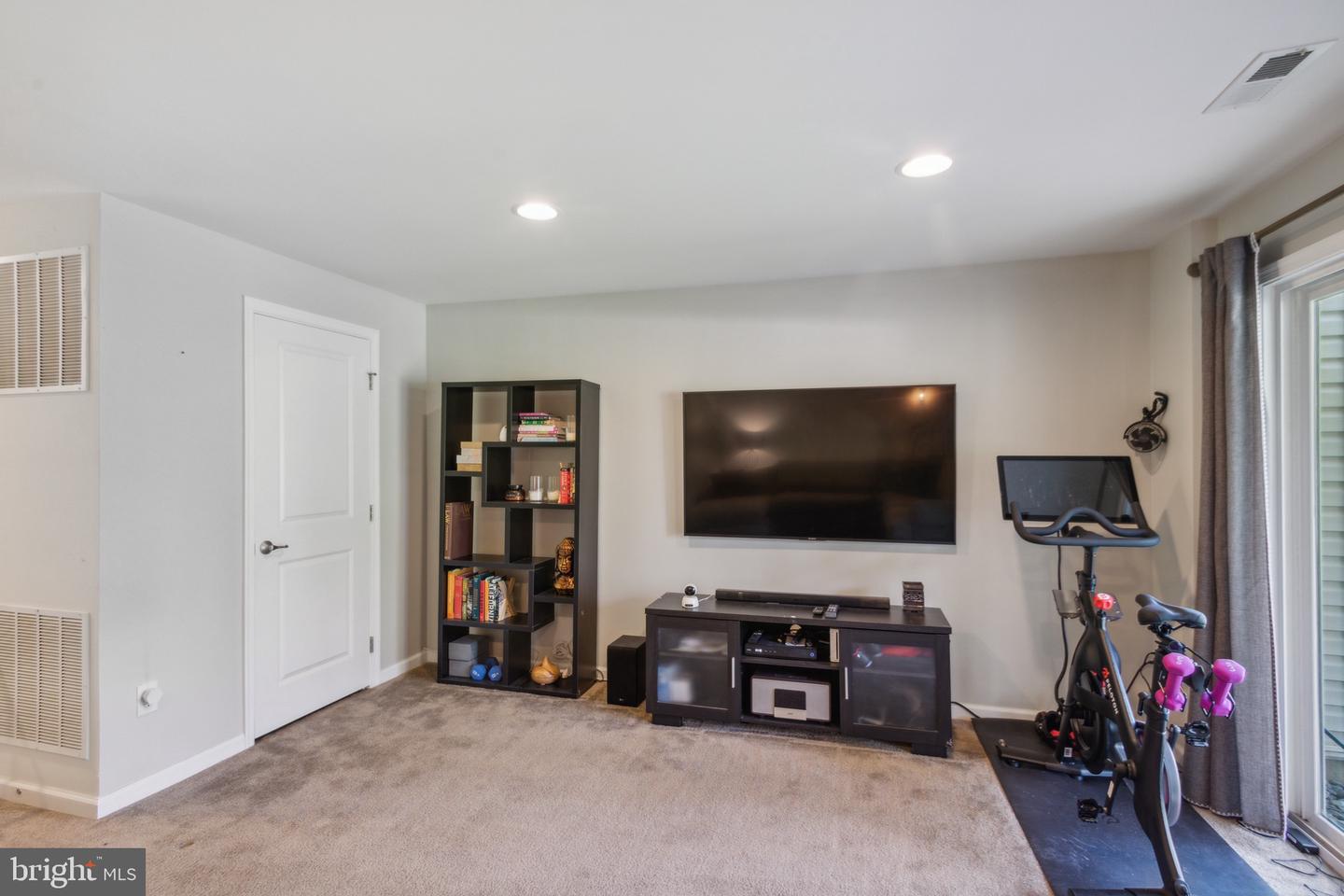 Photo 5 of 23 of 46 Village Green Ln townhome