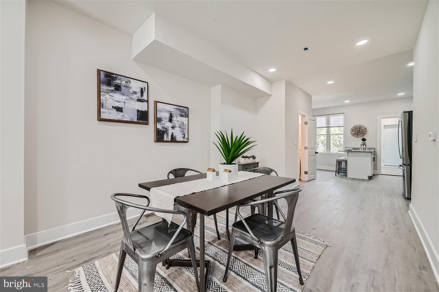 Photo 8 of 34 of 2764 The Alameda townhome