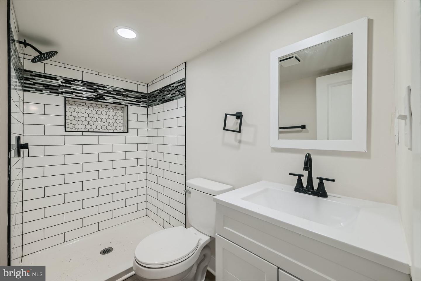 Photo 22 of 34 of 2764 The Alameda townhome