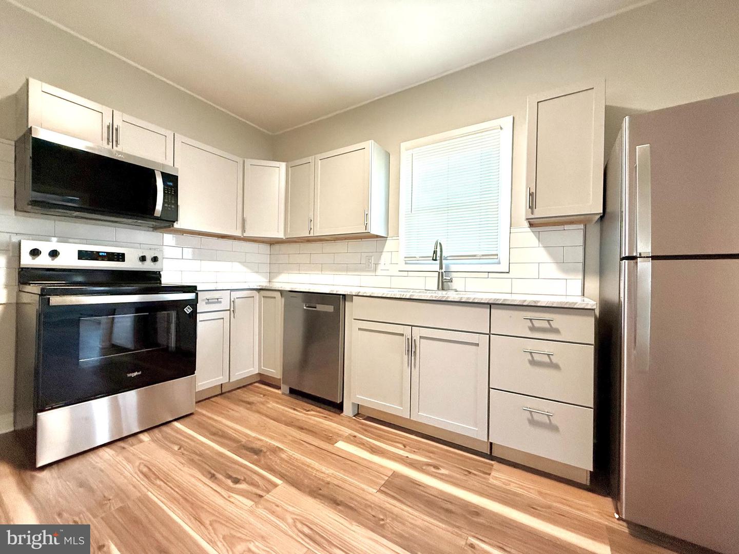 32 N JENKINS DR