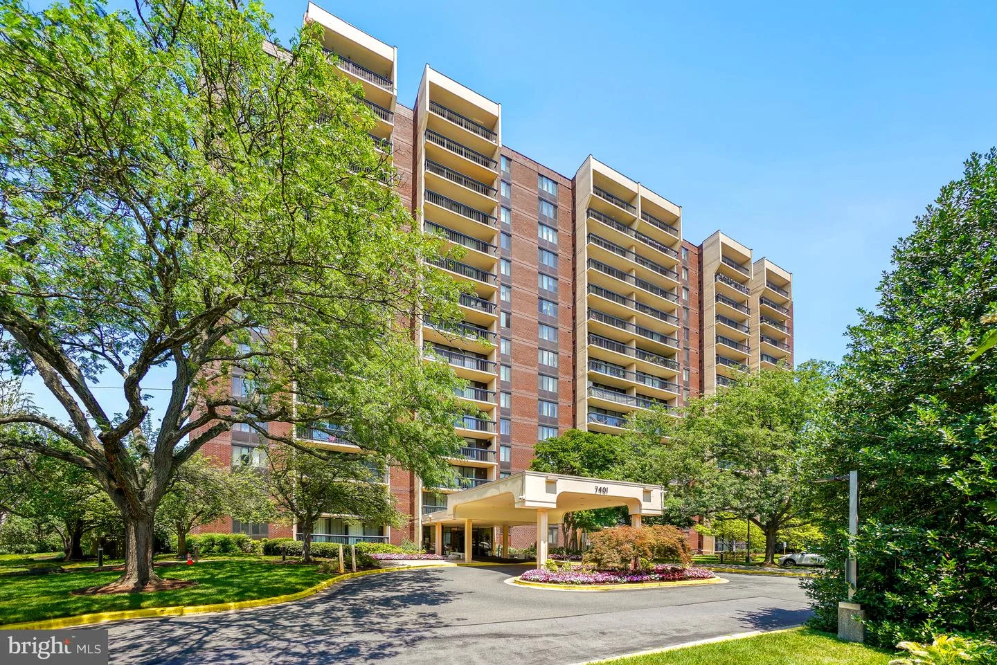 7401 Westlake Terrace Unit 215