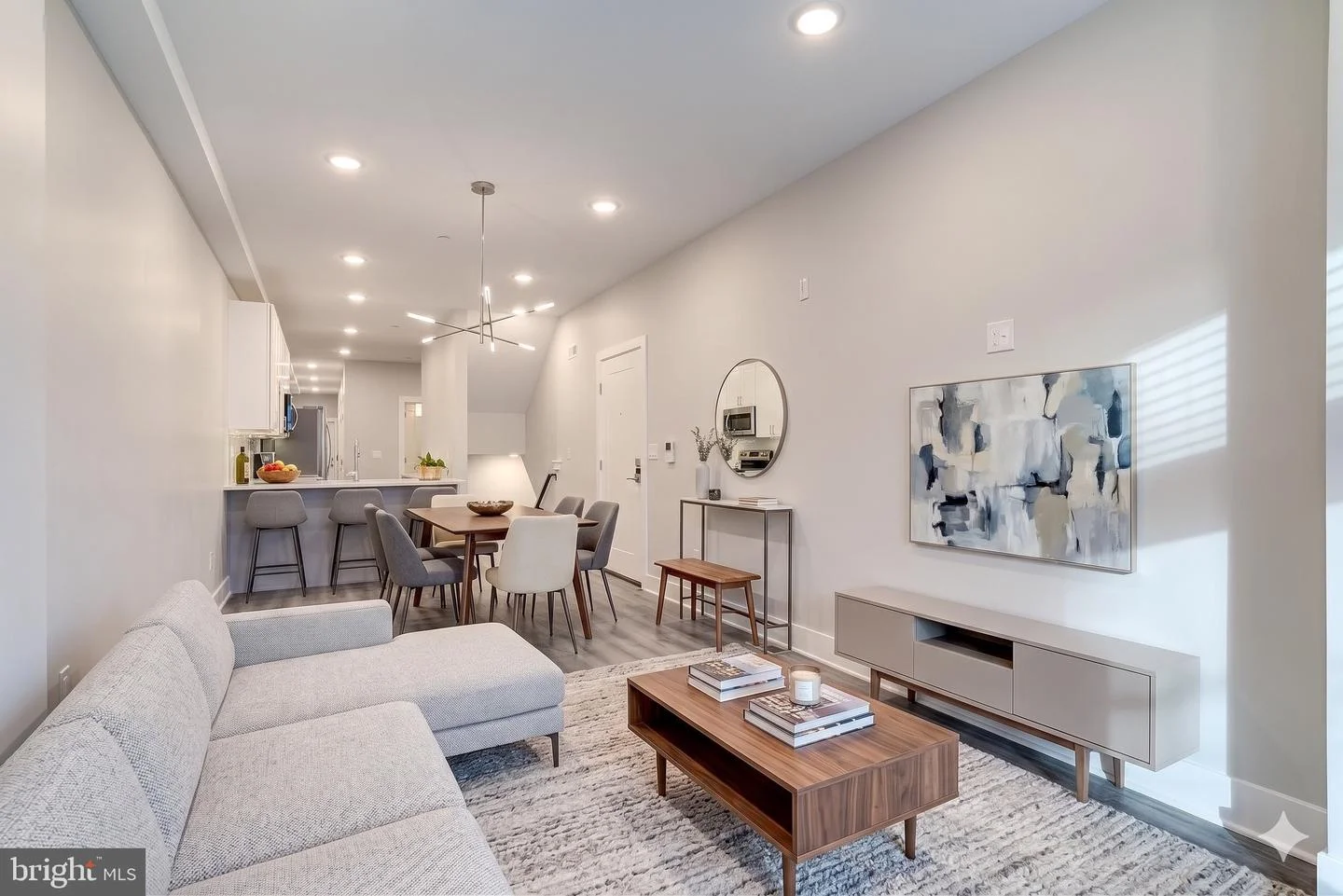 5005 Walnut Street