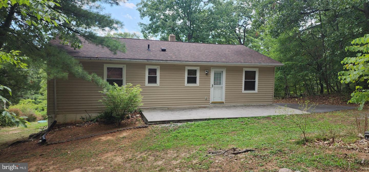 Photo 3 of 24 of 1113 Catlett Mountain Rd house