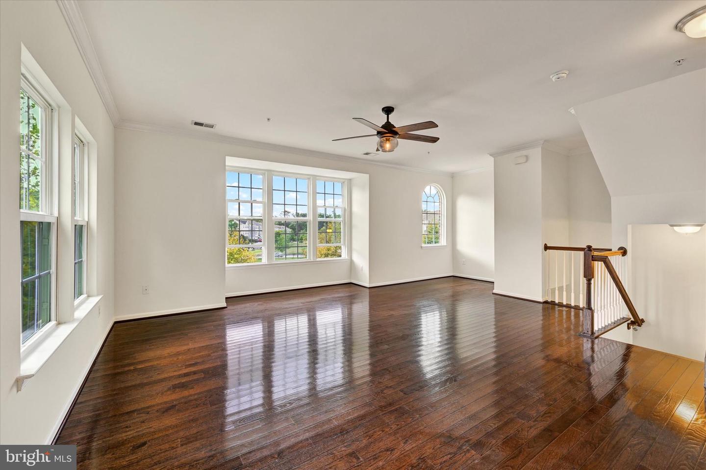 Photo 4 of 25 of 1335 Dickinson Ct townhome