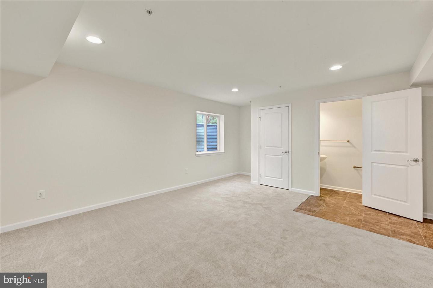 Photo 22 of 25 of 1335 Dickinson Ct townhome