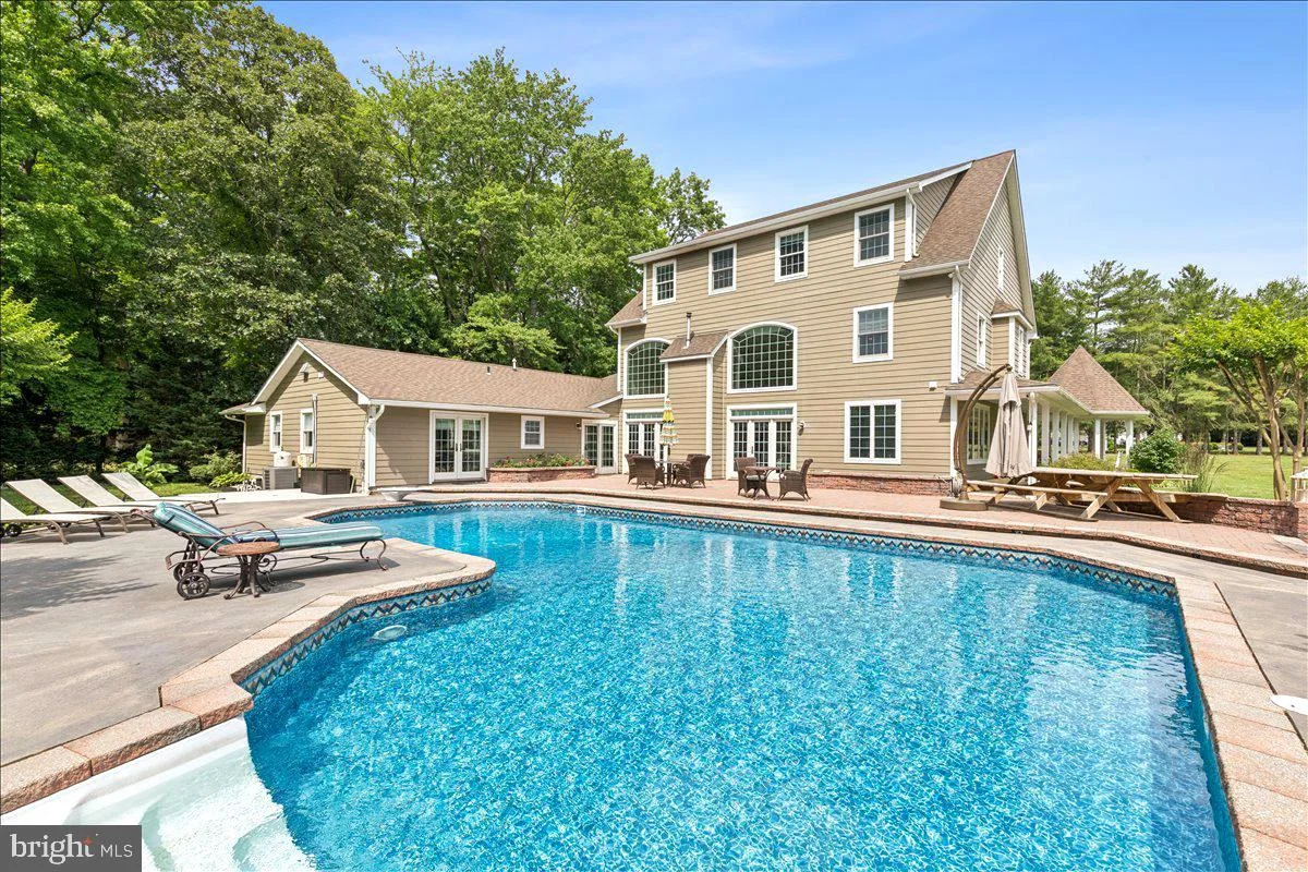 102 Little Neck Road