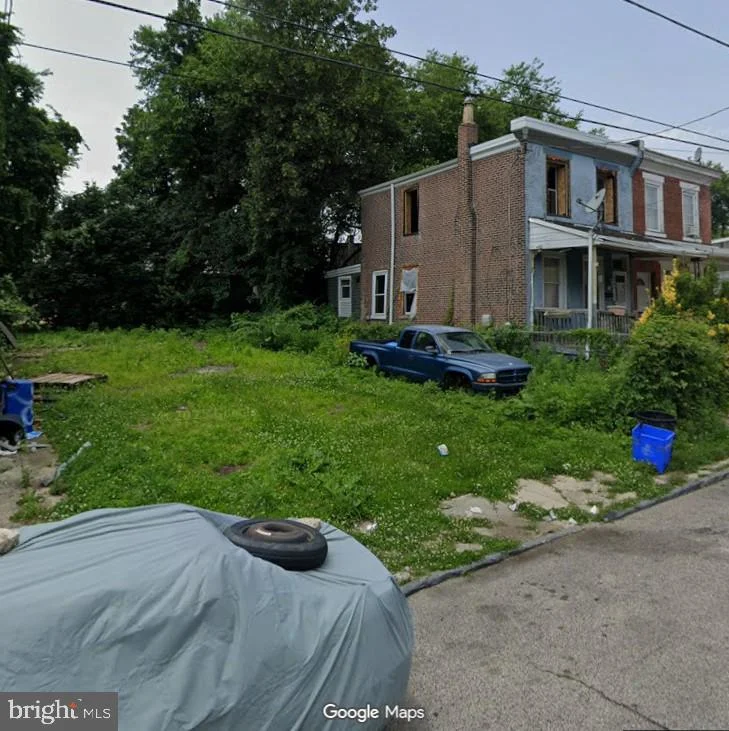 6036 N Beechwood Street