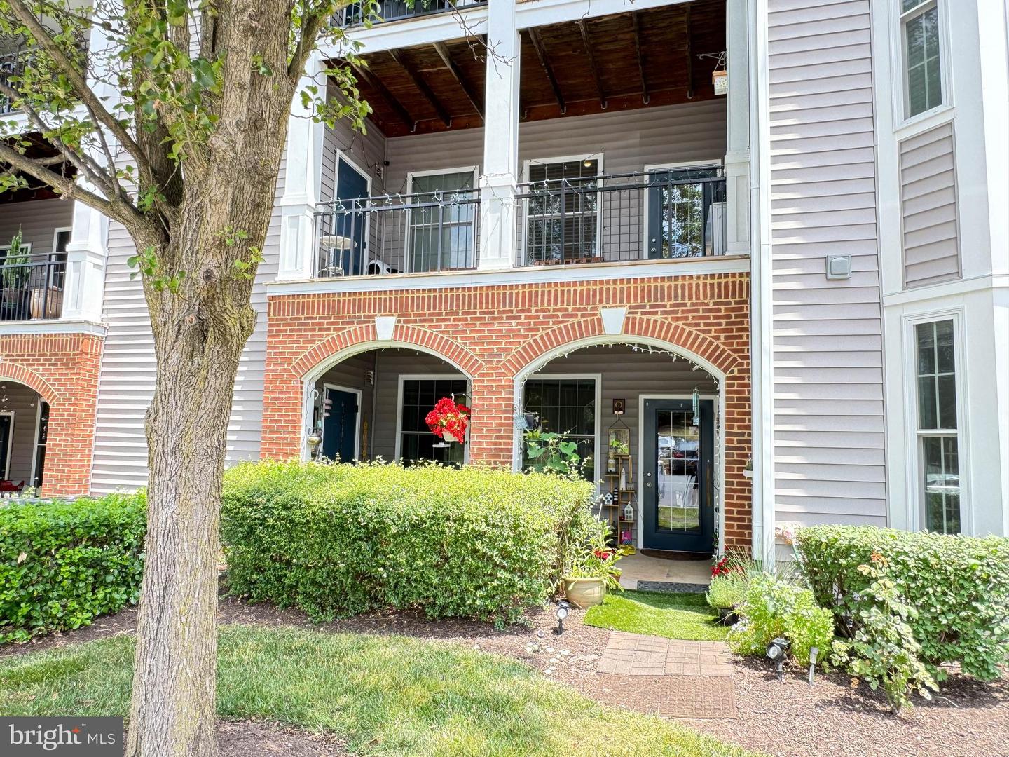 View Sterling, VA 20165 condo