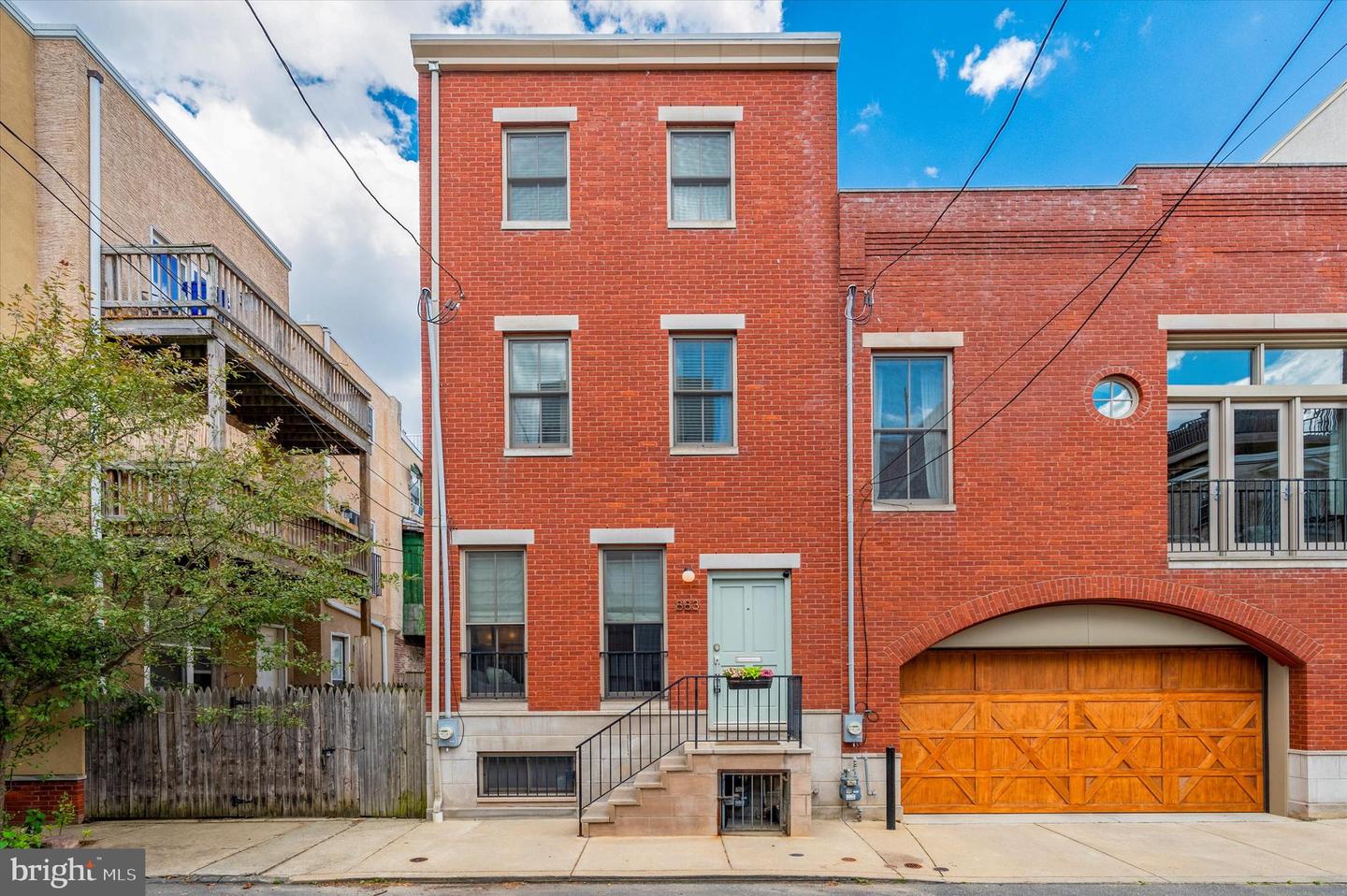 View Philadelphia, PA 19130 townhome