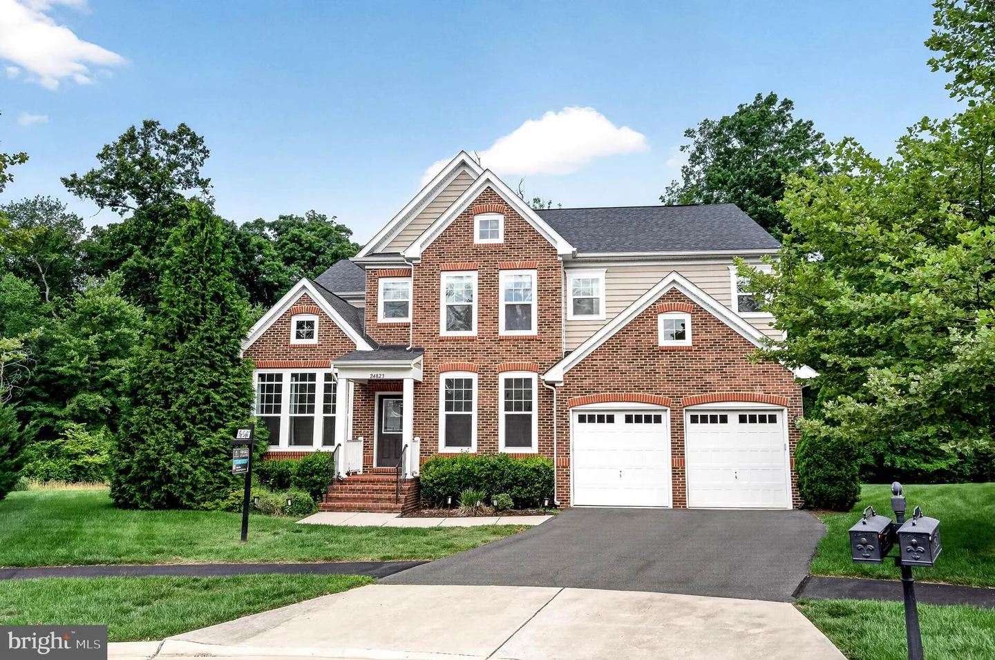 24823 Barrington Grove Court