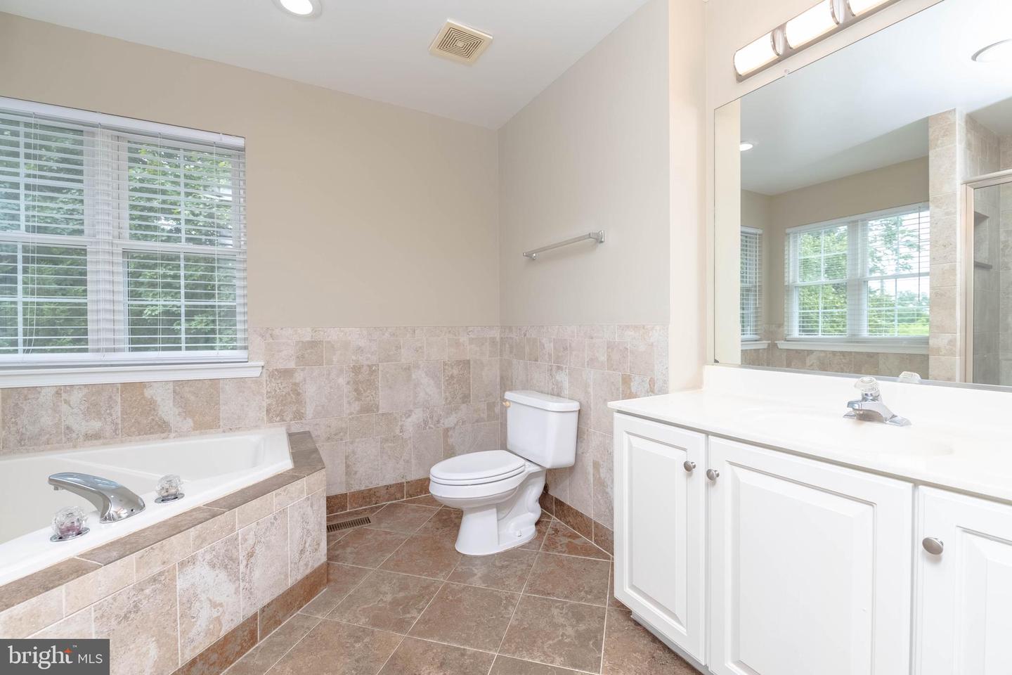 Photo 23 of 53 of 2601 Luiss Deane Dr house