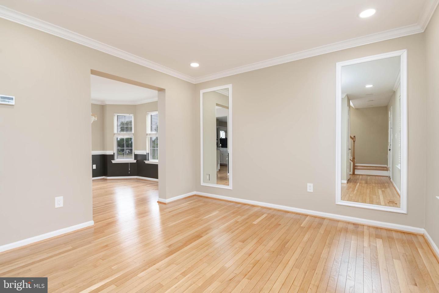 Photo 4 of 53 of 2601 Luiss Deane Dr house