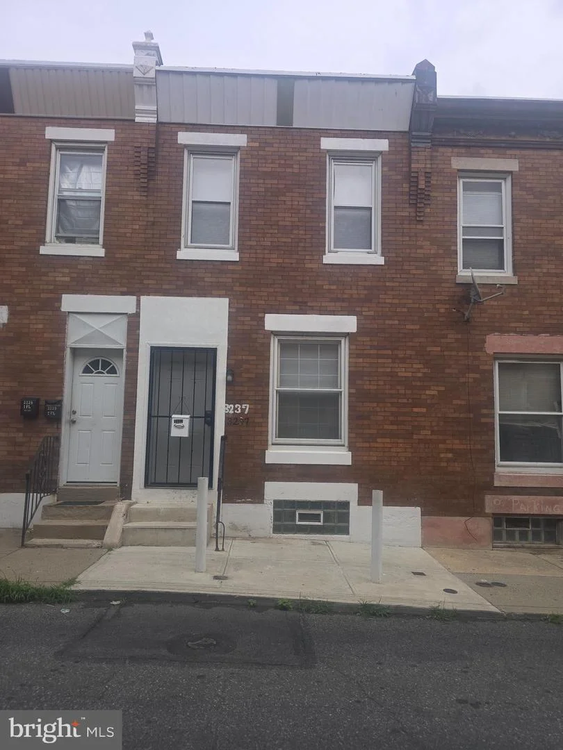 3237 N Hope Street