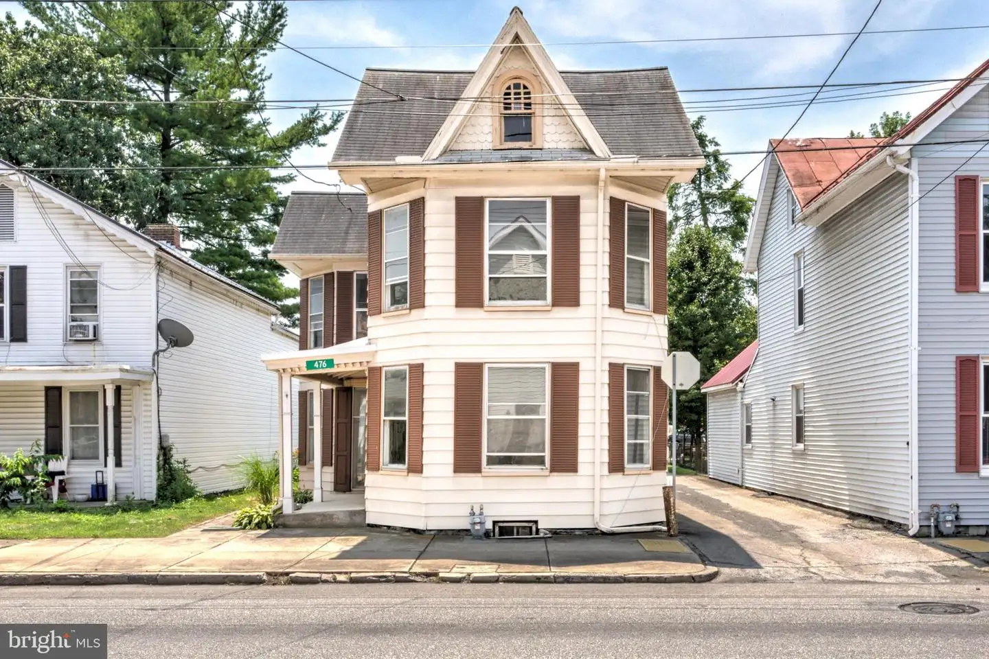 476 E E Queen Street St, Chambersburg, PA, 17201