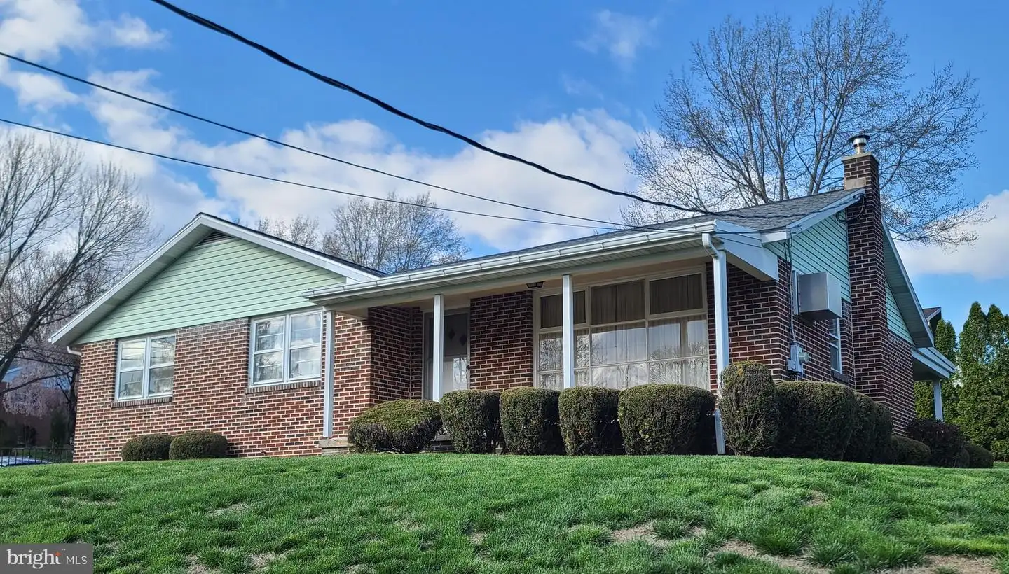 1030 Chestnut Street, Leesport, PA, 19533
