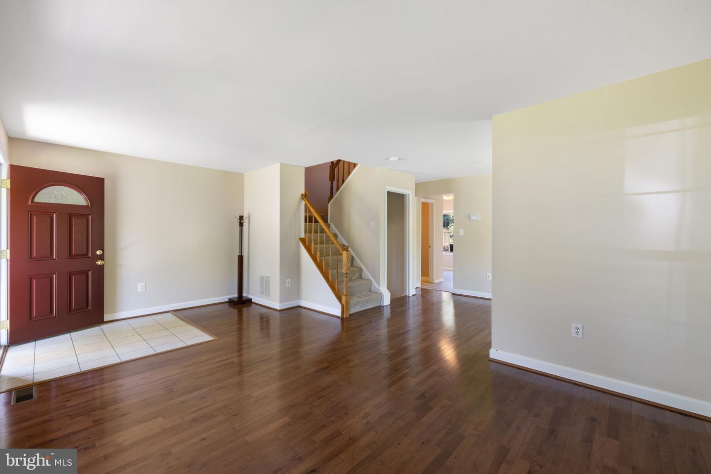 Photo 9 of 57 of 6934 Hovingham Ct townhome