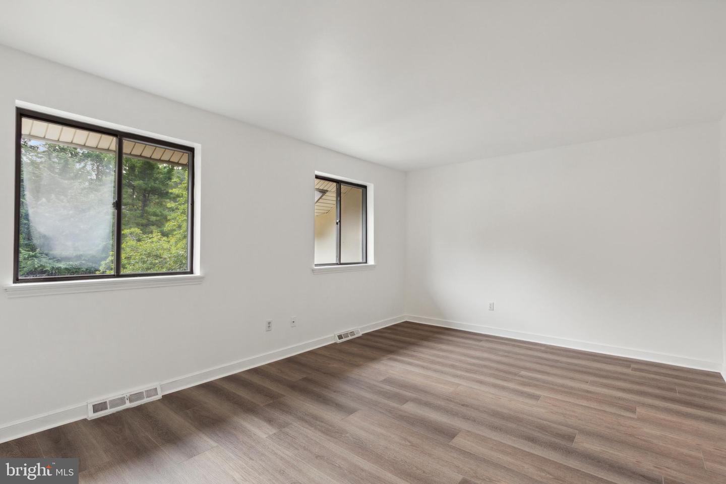 Photo 18 of 28 of 54 Oak Knoll Dr townhome
