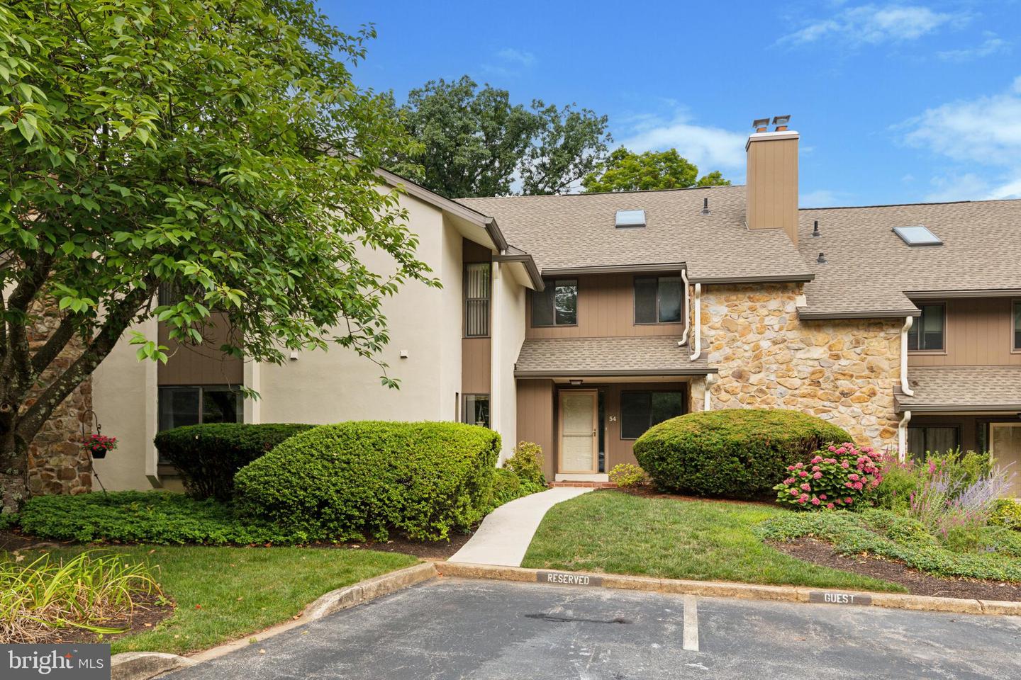 Photo 4 of 28 of 54 Oak Knoll Dr townhome