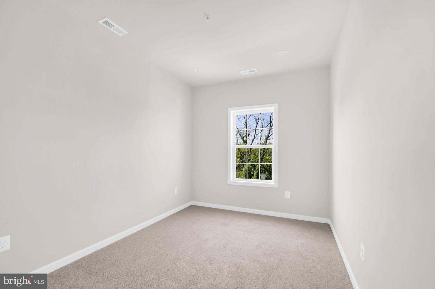Photo 27 of 34 of 2429 Elvans Rd SE townhome