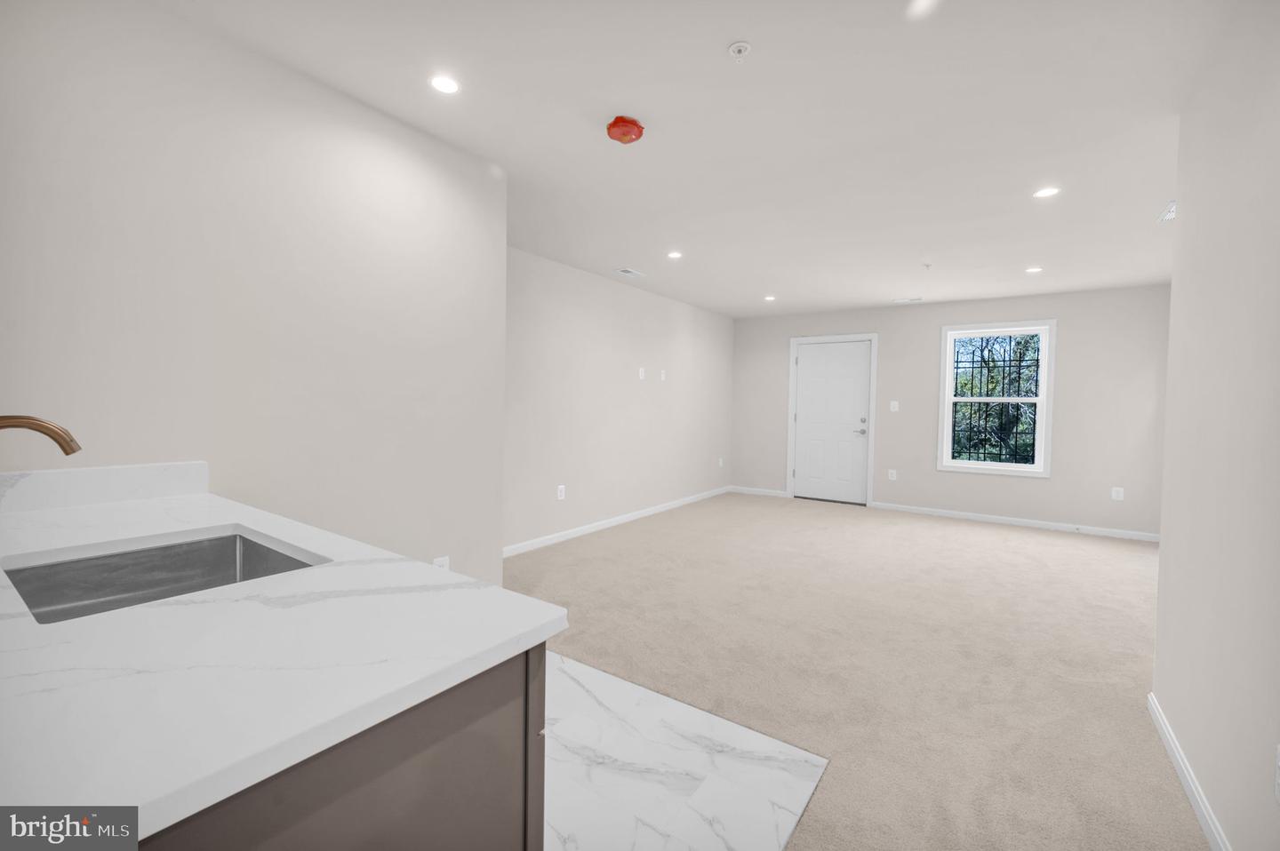 Photo 11 of 34 of 2429 Elvans Rd SE townhome