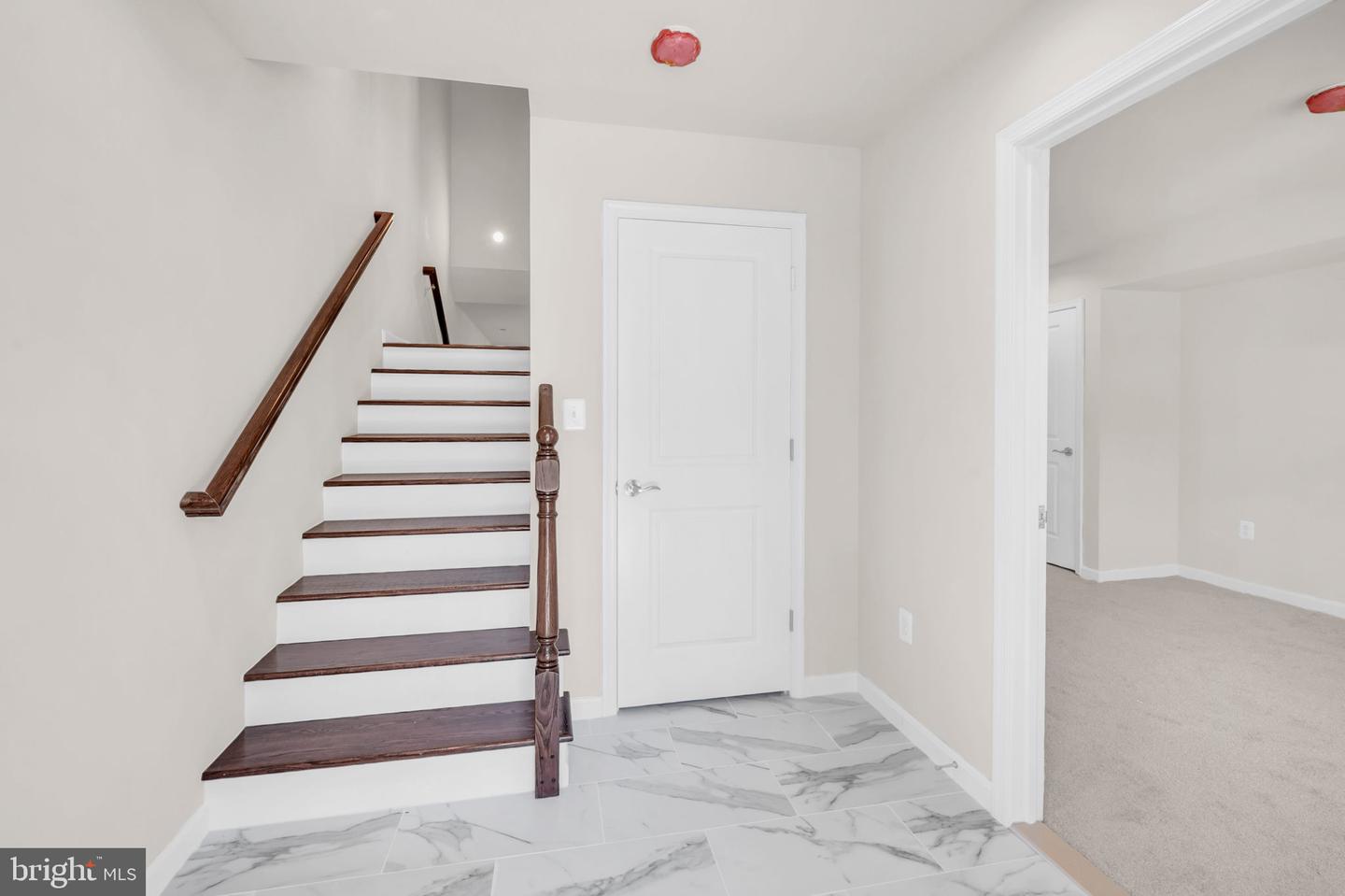 Photo 5 of 34 of 2429 Elvans Rd SE townhome
