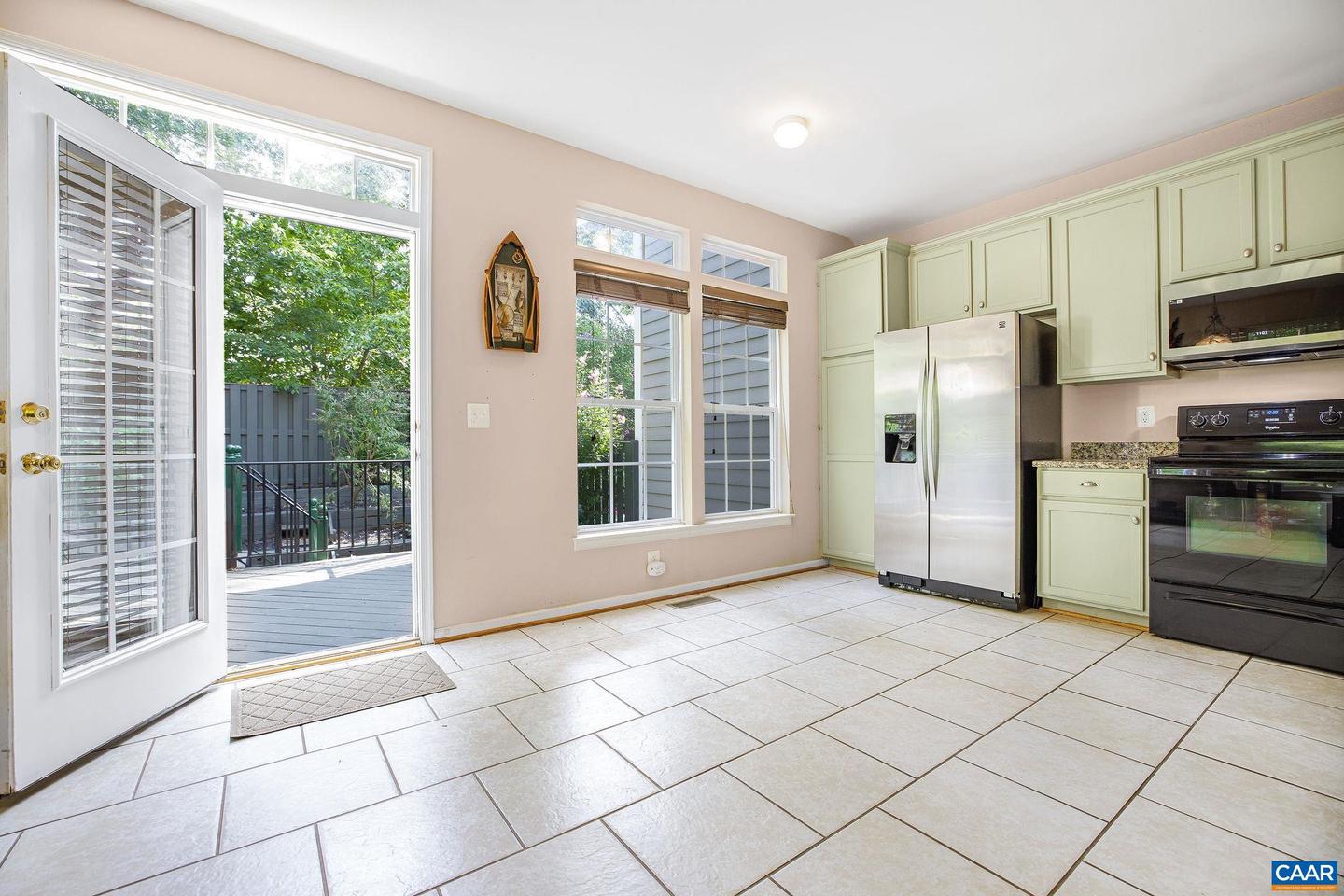 Photo 11 of 36 of 843 Rainier Rd townhome