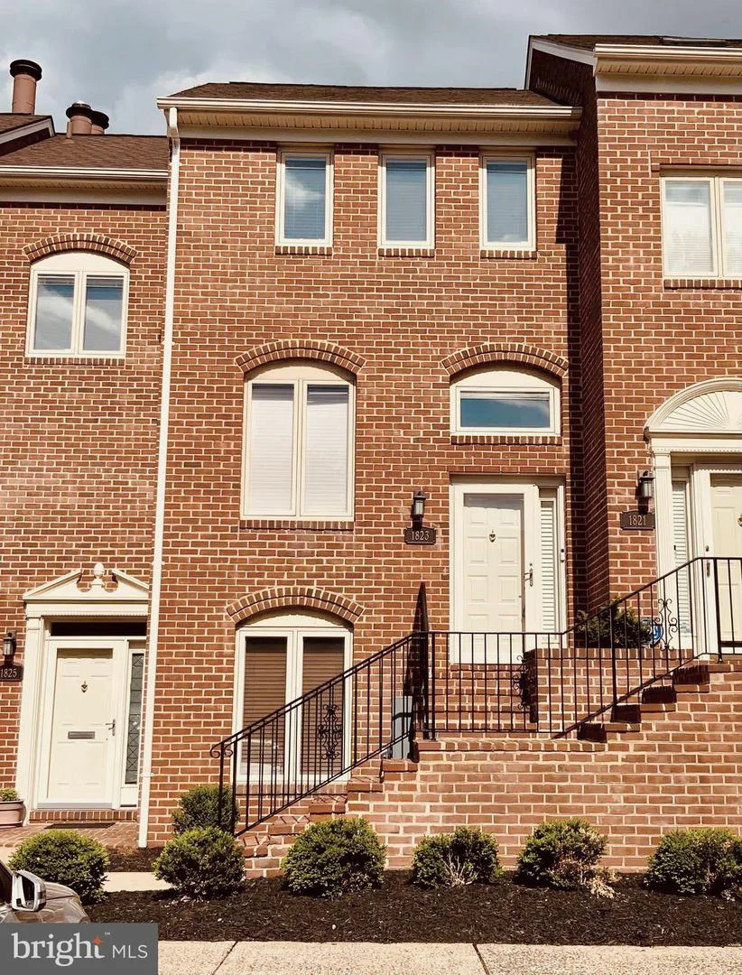 1823 N Uhle Street Unit 1