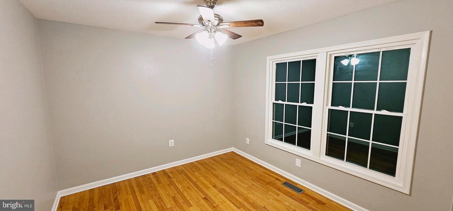 Photo 24 of 50 of 10835 Hg Trueman Rd house