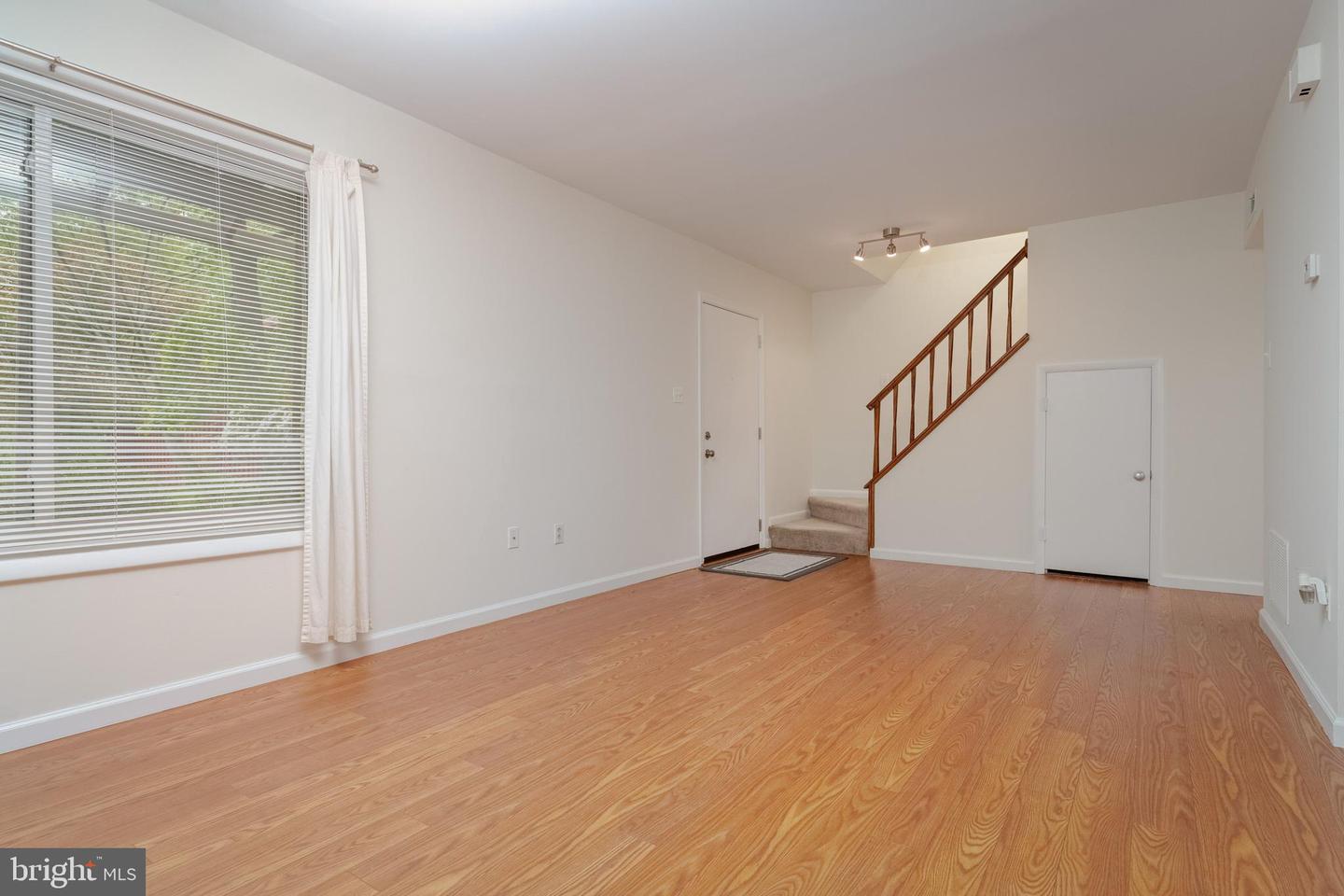Photo 8 of 35 of 9573 Transfer Row townhome