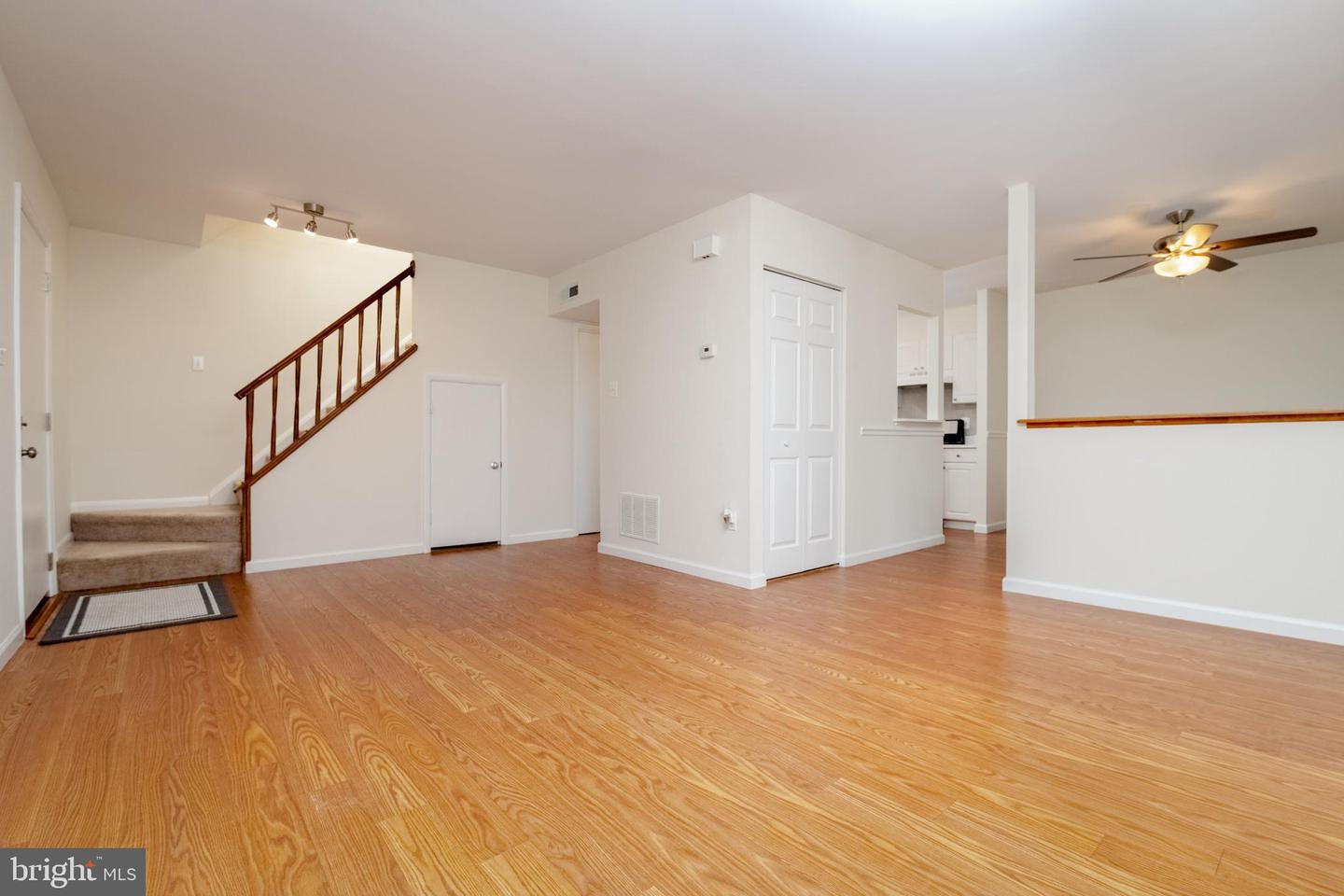 Photo 10 of 35 of 9573 Transfer Row townhome