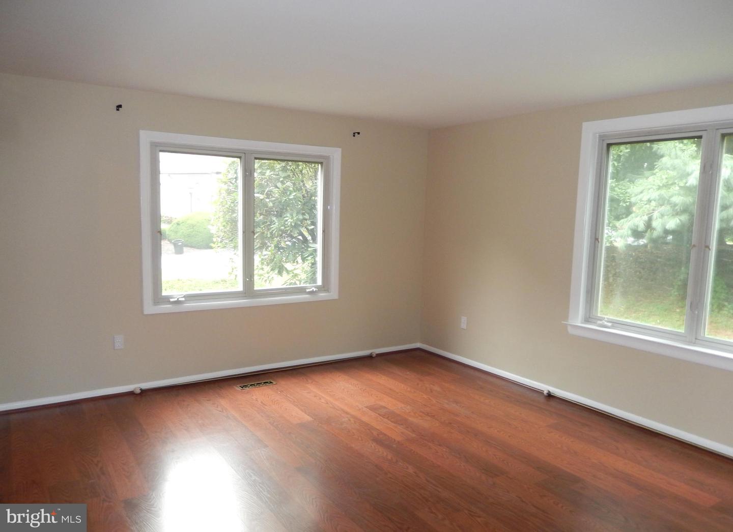 Photo 8 of 27 of 20 Abel Pl townhome