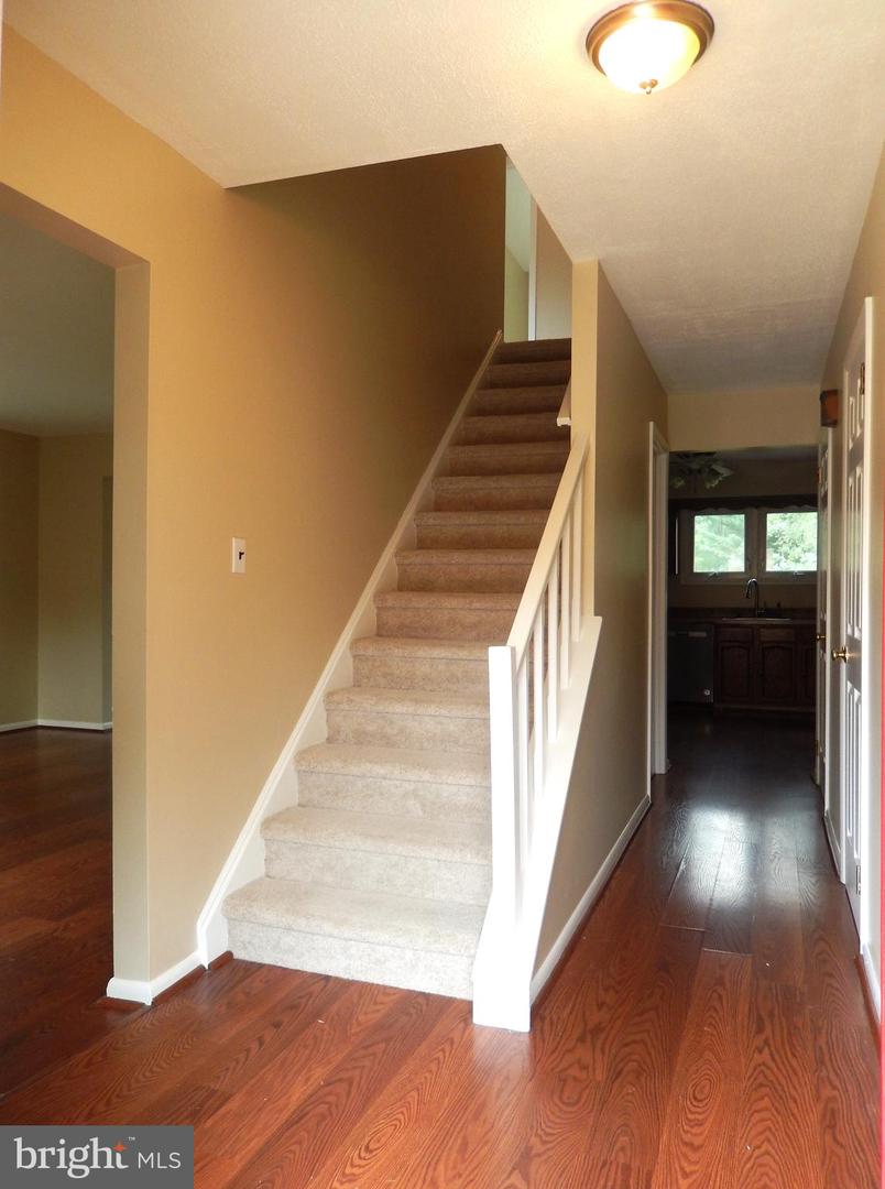 Photo 5 of 27 of 20 Abel Pl townhome