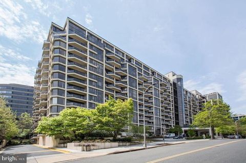 Condominium in Arlington VA 1530 Key BOULEVARD.jpg