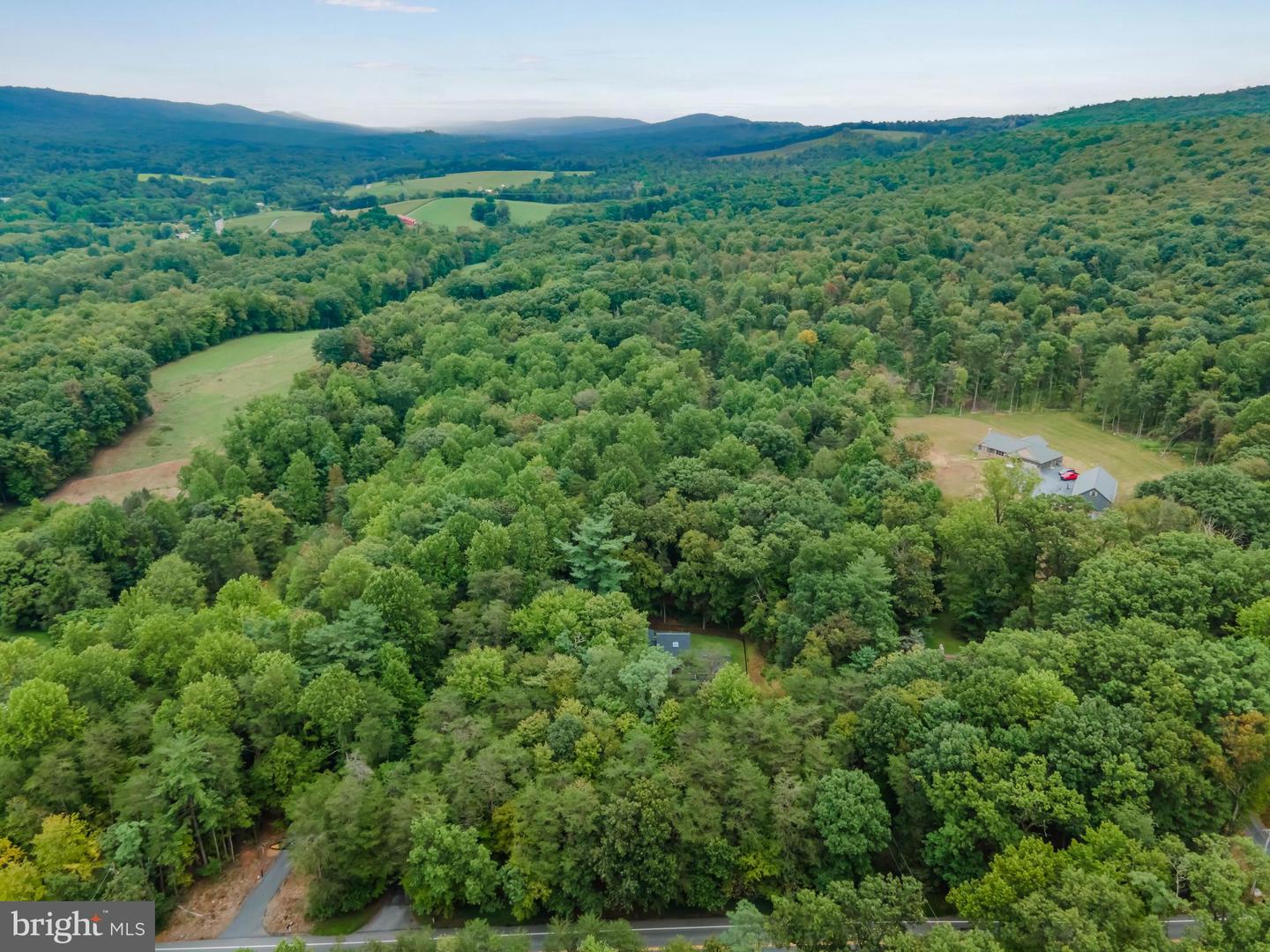 Photo 11 of 61 of 470 Blue Mountain Pkwy house