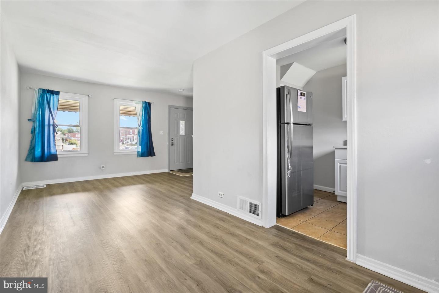 Photo 11 of 39 of 5350 Patrick Henry Dr townhome