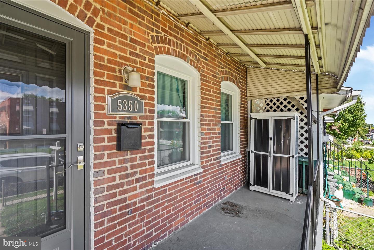 Photo 6 of 39 of 5350 Patrick Henry Dr townhome