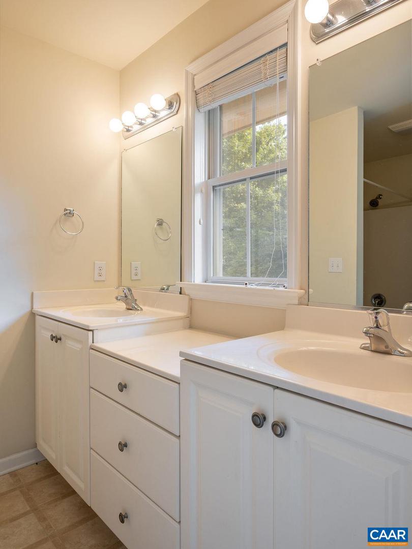 Photo 16 of 25 of 104 Melbourne Prk #D townhome