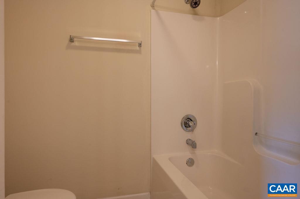 Photo 17 of 25 of 104 Melbourne Prk #D townhome