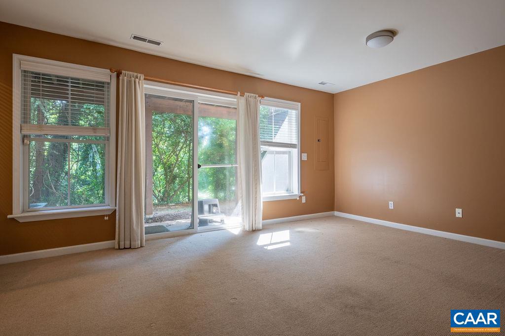 Photo 3 of 25 of 104 Melbourne Prk #D townhome