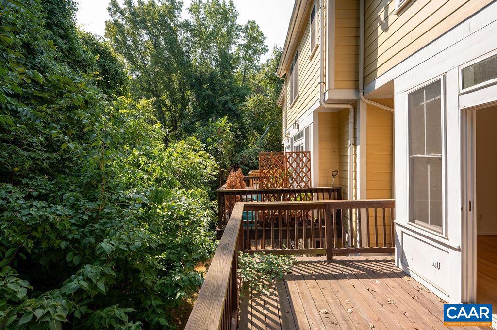 Photo 9 of 25 of 104 Melbourne Prk #D townhome