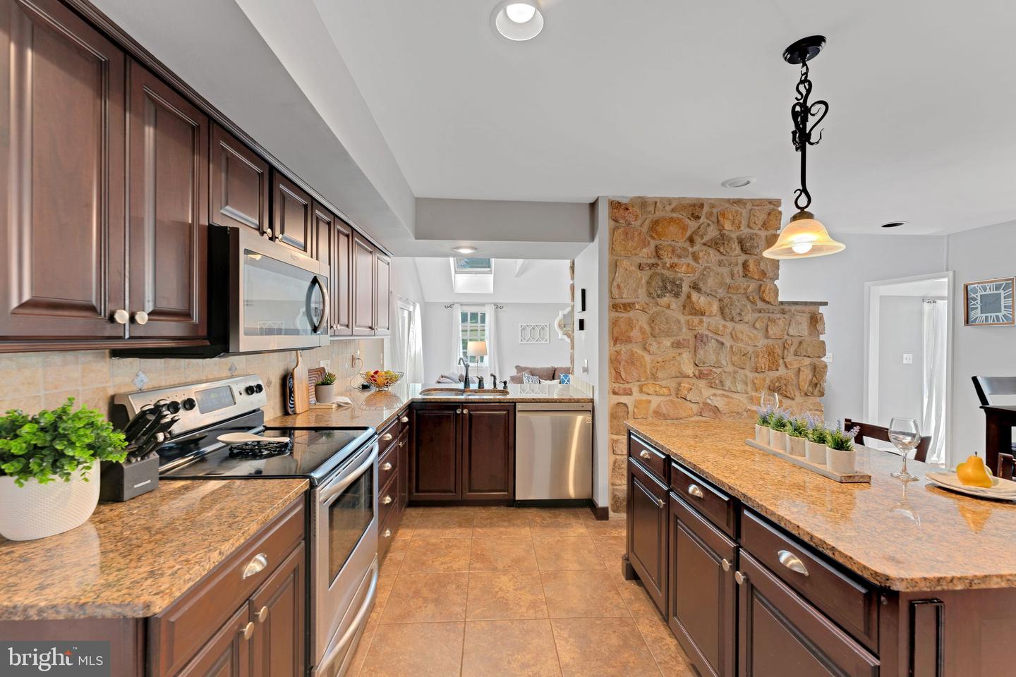 Photo 7 of 54 of 20 Guilford Cir house